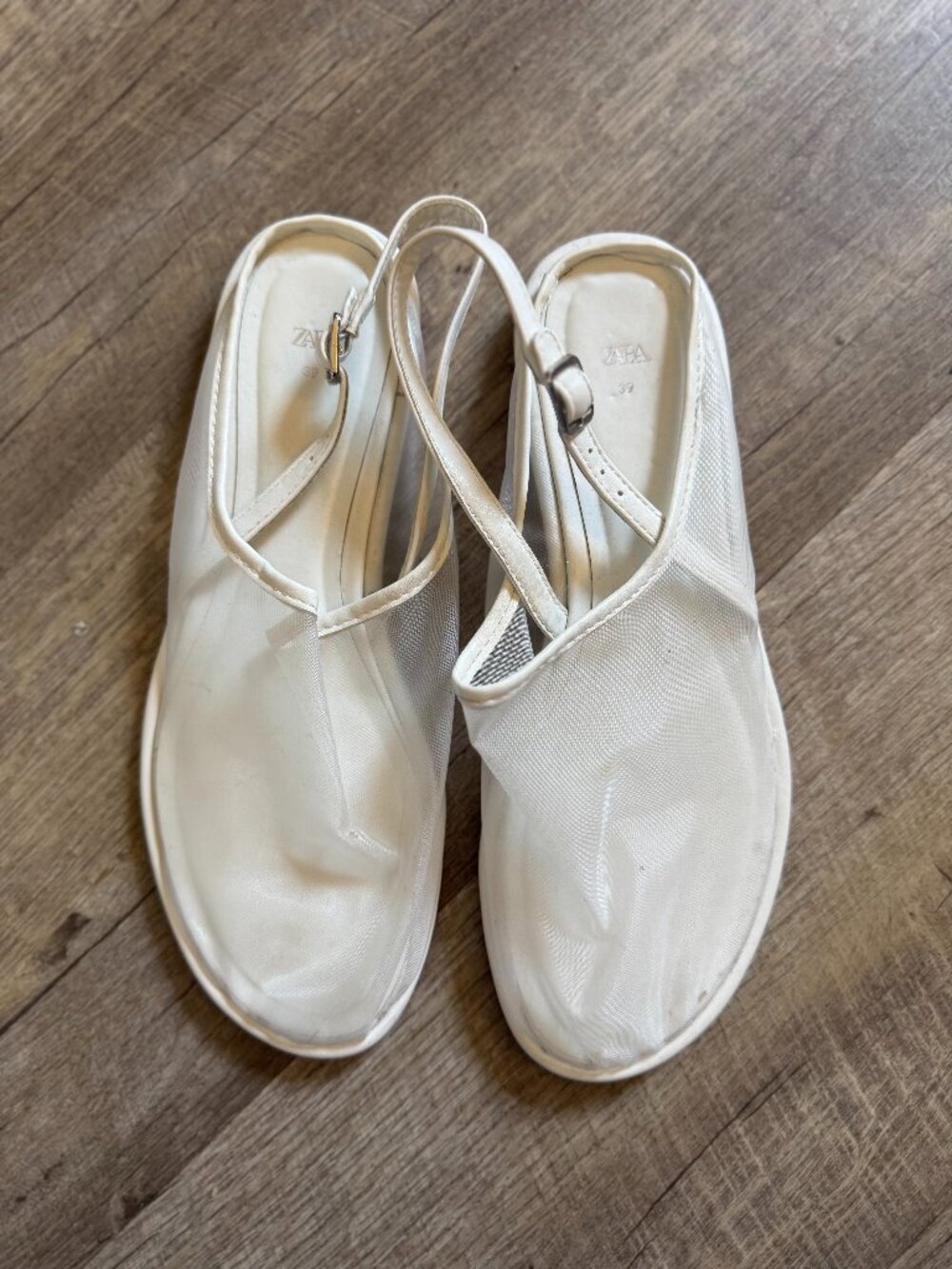 SOLD Zara White Slingback Flats Women’s Size 39 (US 8) GUC - Picture 1 of 3